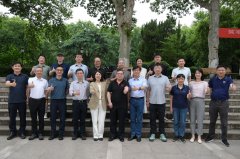 配合探养取AI前沿标的目的